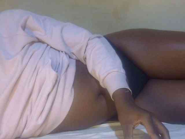 Juicyass-02 webcam