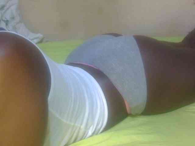 Juicyass-02 webcam