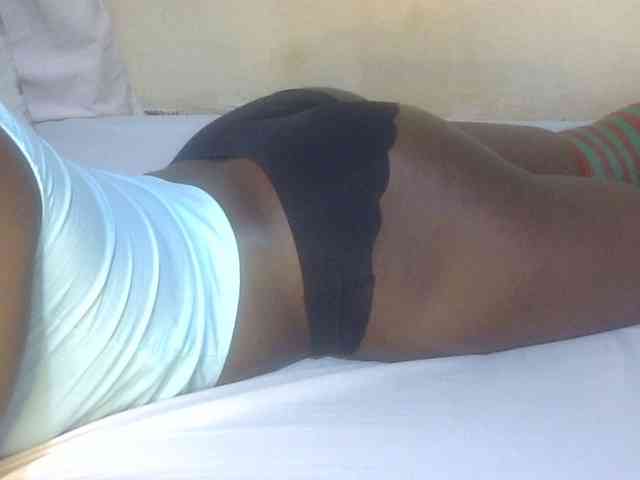 Juicyass-02 webcam