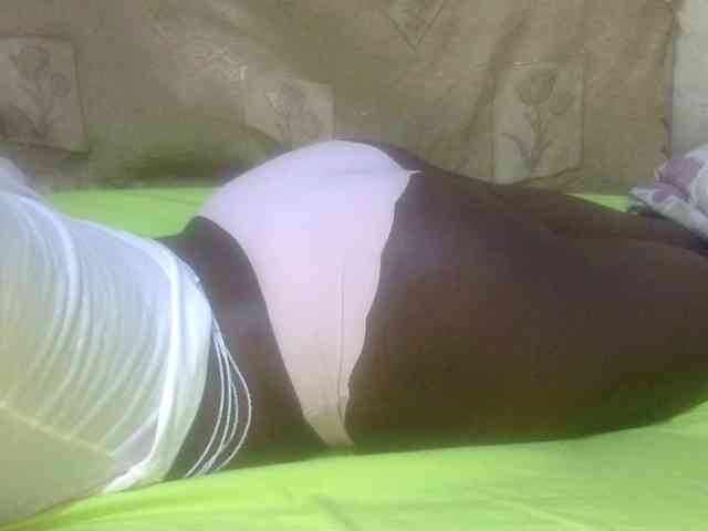 Juicyass-02 webcam