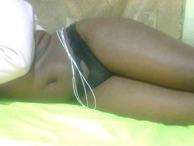 Juicyass-02 webcam