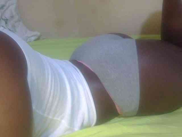 Juicyass-02 webcam
