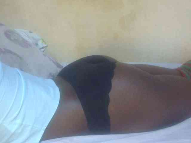 Juicyass-02 webcam
