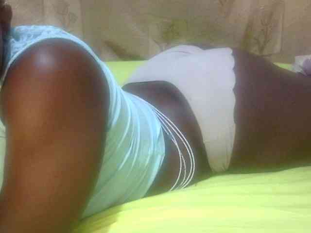 Juicyass-02 webcam