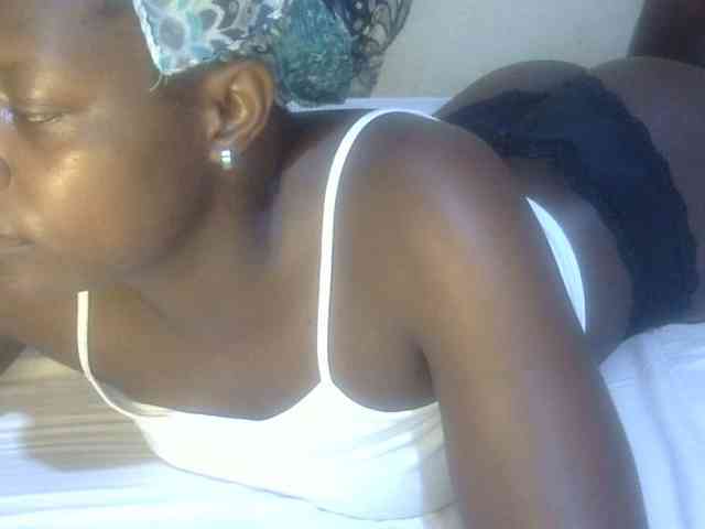 Juicyass-02 webcam