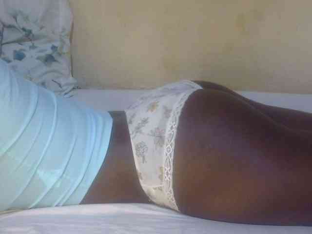 Juicyass-02 webcam