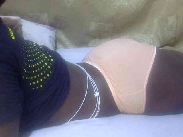 Juicyass-02 webcam