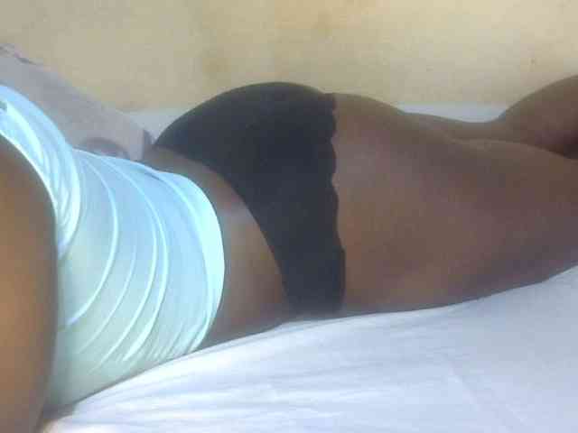 Juicyass-02 webcam