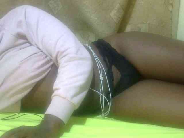 Juicyass-02 webcam