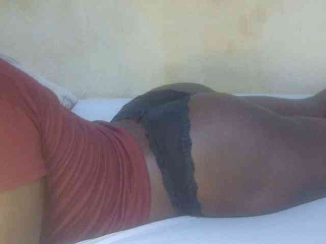 Juicyass-02 webcam