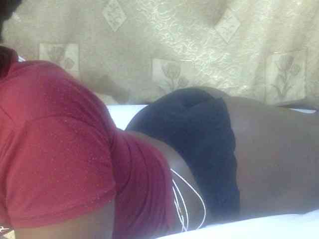 Juicyass-02 webcam