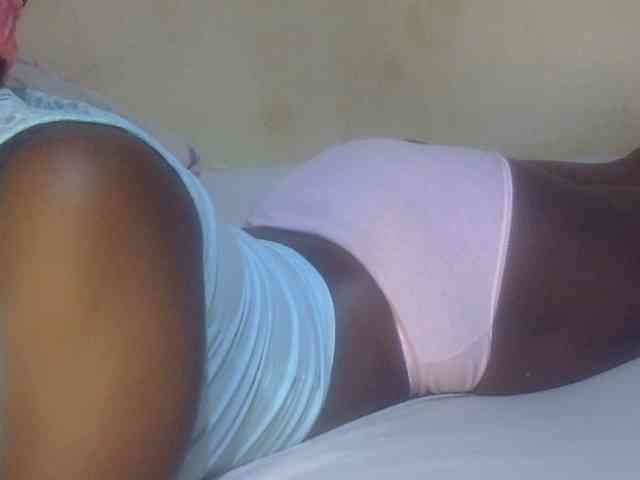 Juicyass-02 webcam
