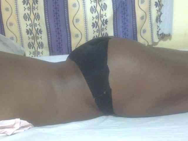 Juicyass-02 Live Webcam on BongaCams