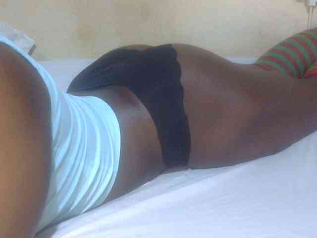 Juicyass-02 webcam