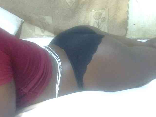 Juicyass-02 webcam