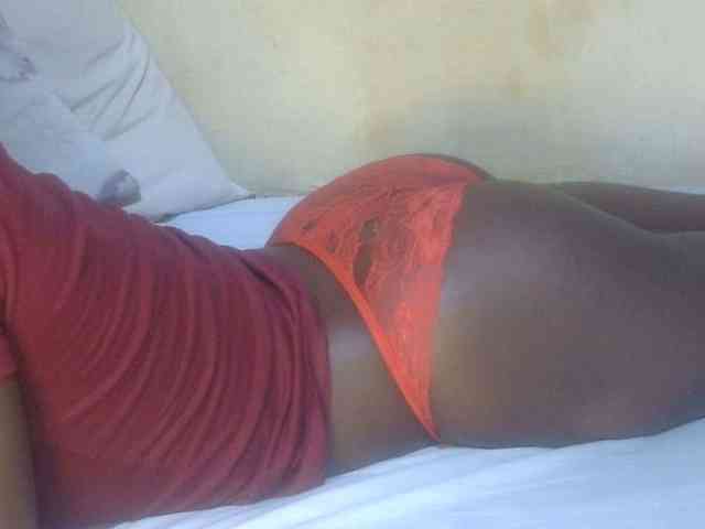 Juicyass-02 webcam