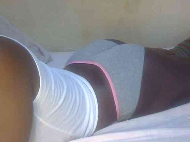 Juicyass-02 webcam