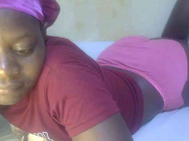 Juicyass-02 webcam