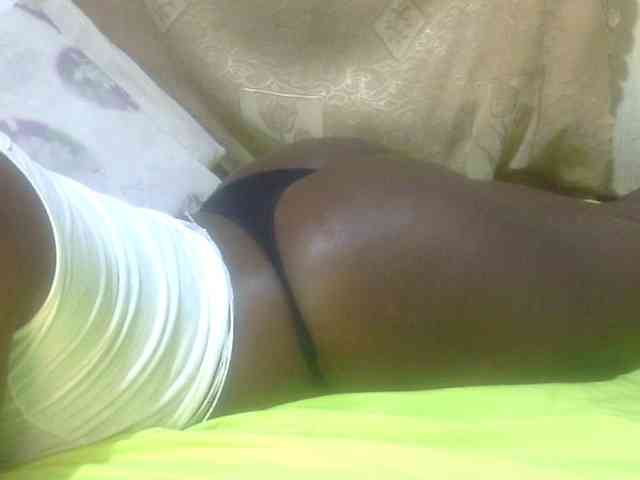 Juicyass-02 webcam