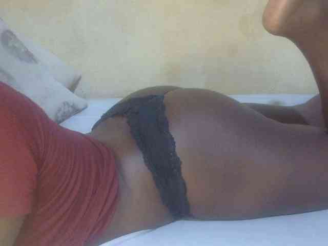 Juicyass-02 webcam