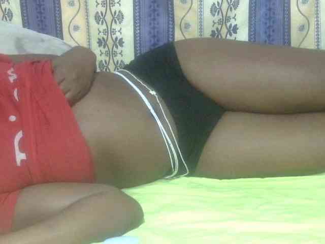 Juicyass-02 Live Webcam on BongaCams