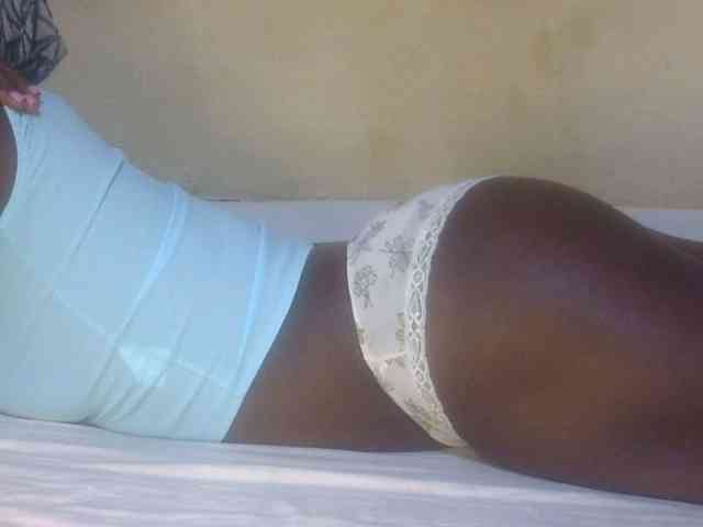 Juicyass-02 webcam