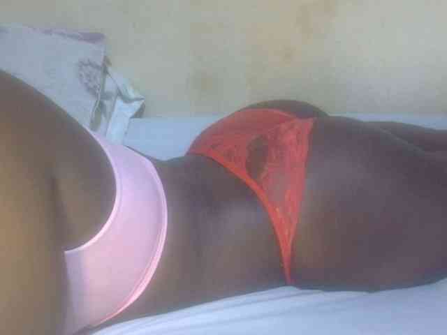 Juicyass-02 webcam