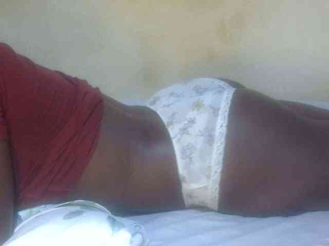 Juicyass-02 webcam