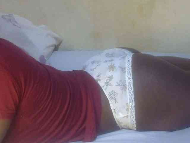 Juicyass-02 webcam