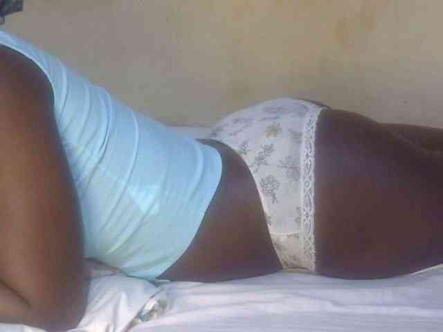Juicyass-02 webcam