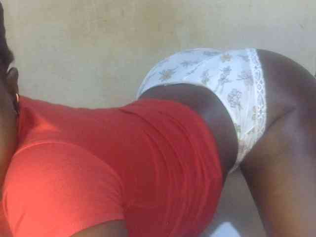 Juicyass-02 webcam