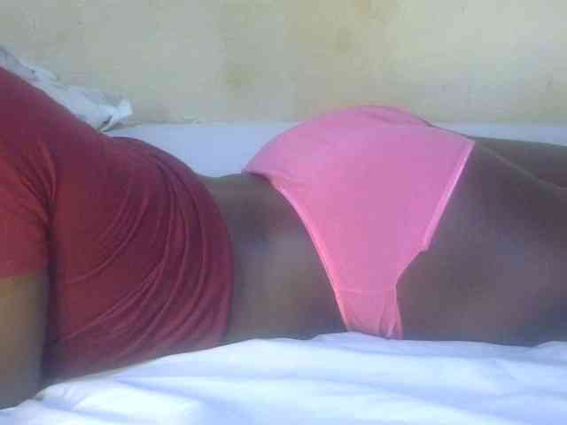 Juicyass-02 webcam
