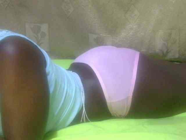 Juicyass-02 webcam