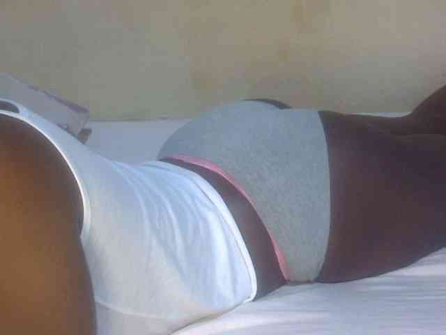 Juicyass-02 webcam