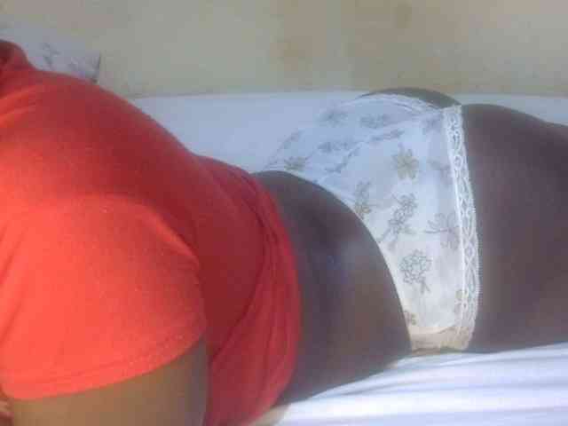 Juicyass-02 webcam