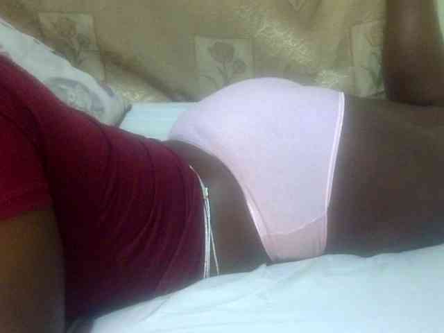 Juicyass-02 webcam