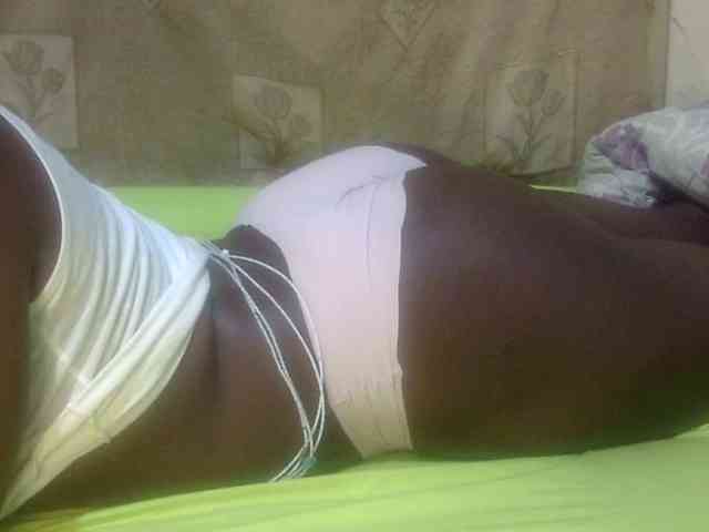 Juicyass-02 webcam
