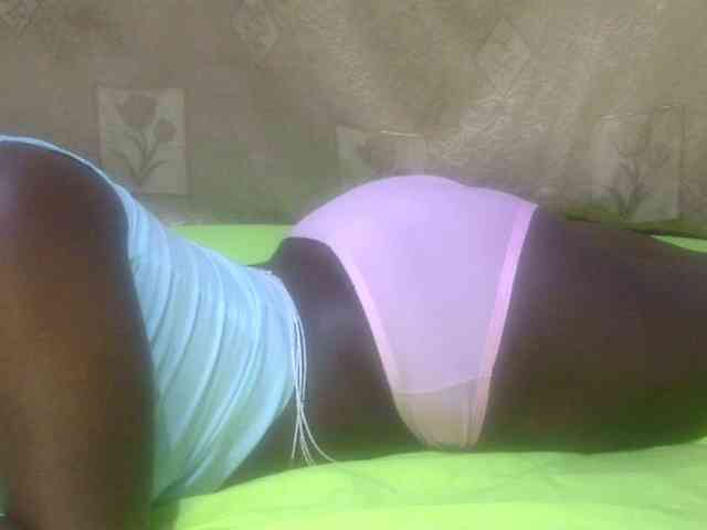 Juicyass-02 webcam