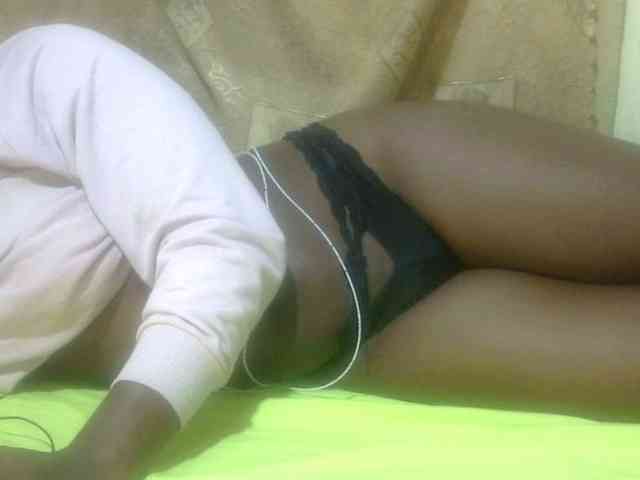 Juicyass-02 webcam