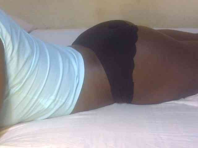 Juicyass-02 webcam