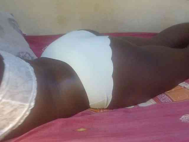 Juicyass-02 webcam