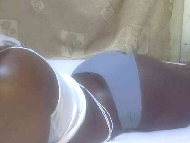 Juicyass-02 webcam