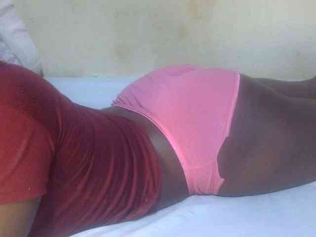 Juicyass-02 webcam