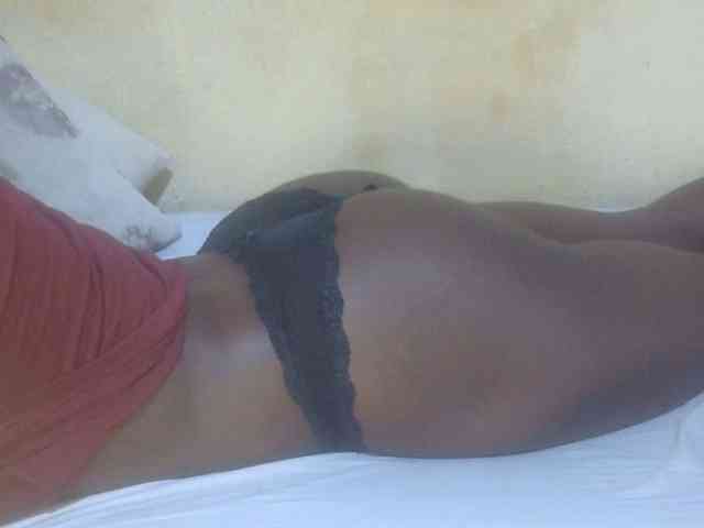 Juicyass-02 webcam