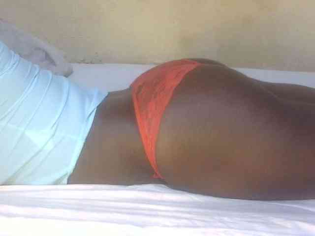 Juicyass-02 webcam