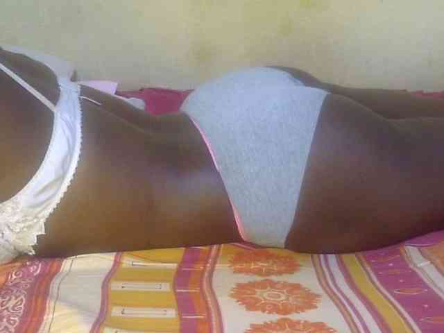 Juicyass-02 webcam