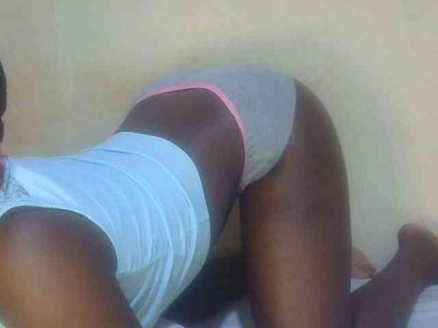 Juicyass-02 webcam