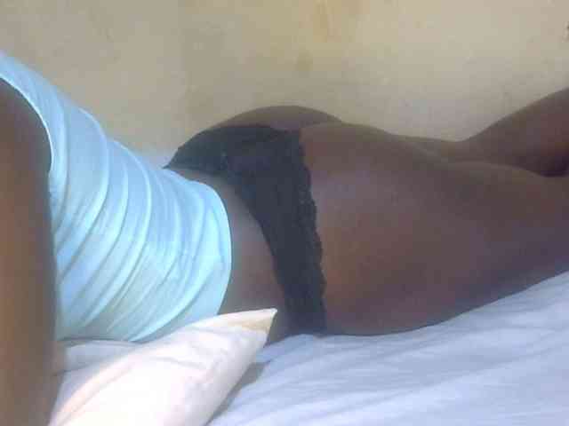 Juicyass-02 webcam