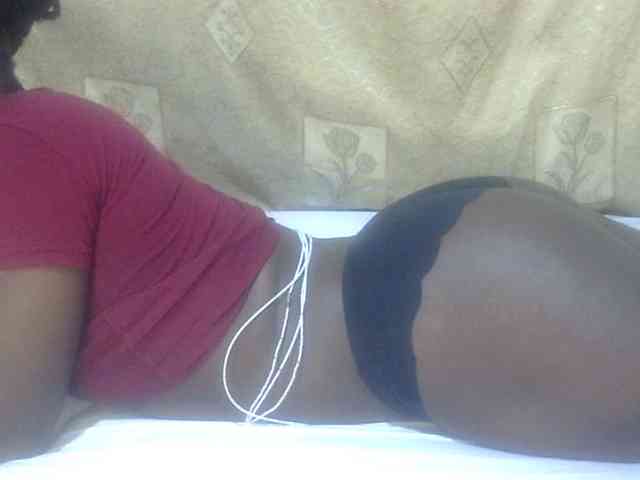 Juicyass-02 webcam