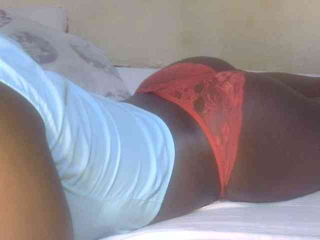 Juicyass-02 webcam